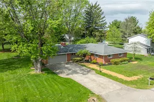 1077 Lark Ln, Xenia Twp, OH 45385 - Photo 3