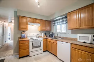 67 Madrid Ave, Brookville, OH 45309 - Photo 7