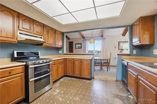 926 Goal Post Dr, Washington Twp, OH 45458 - Photo 19