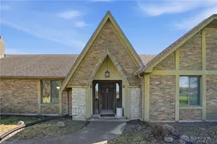 926 Goal Post Dr, Washington Twp, OH 45458 - Photo 5