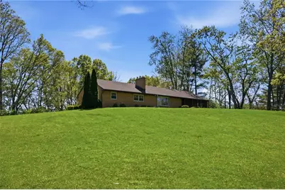 1047 Steven Circle Drive, Bethel Twp, OH 45344 - Photo 5
