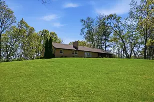 1047 Steven Circle Dr, Bethel Twp, OH 45344 - Photo 5