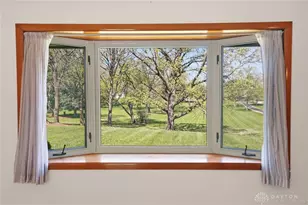 1047 Steven Circle Dr, Bethel Twp, OH 45344 - Photo 9