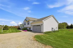 596 Terrace Creek Ct, Clearcreek Twp, OH 45036 - Photo 3
