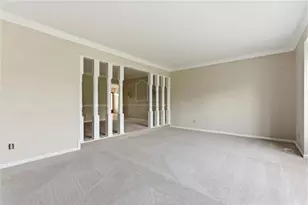 6835 St Laurent Cir, Washington Twp, OH 45459 - Photo 7