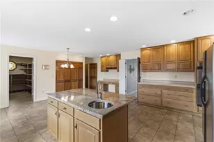 6835 St Laurent Cir, Washington Twp, OH 45459 - Photo 17