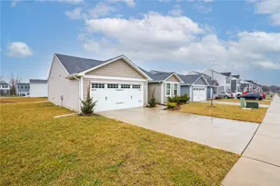 195 Skyway Dr, Springfield Twp, OH 45505 - Photo 13