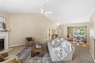 6899 Evergreen Cir, Huber Heights, OH 45424 - Photo 13