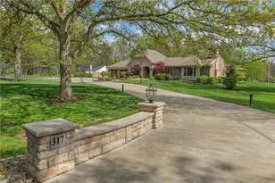 317 Colonial Ln, Washington Twp, OH 45429 - Photo 5
