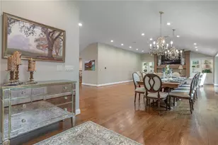 317 Colonial Ln, Washington Twp, OH 45429 - Photo 7