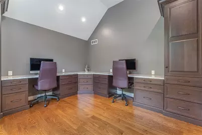 317 Colonial Lane, Washington Twp, OH 45429 - Photo 9