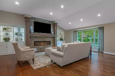 317 Colonial Lane, Washington Twp, OH 45429 - Photo 11