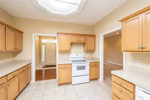 7444 New York Way, Butler Twp, OH 45414 - Photo 13