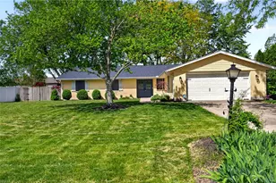 1180 Stillcreek Dr, Washington Twp, OH 45458 - Photo 3