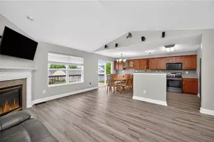 325 Easton Manor Dr, Monroe, OH 45050 - Photo 5
