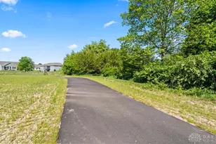 435 Hollywood Blvd, Xenia, OH 45385 - Photo 9