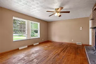 9860 Wolf Creek Pike, Dayton, OH 45426 - Photo 7