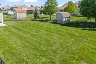 1151 Parklawn Ct, Troy, OH 45373 - Photo 11