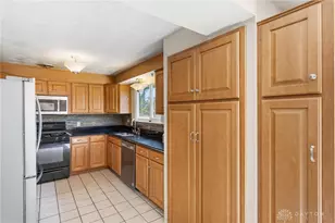 5882 Shady Cove Ln, Trotwood, OH 45426 - Photo 11
