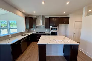 130 Magnolia Ln, Springboro, OH 45066 - Photo 3