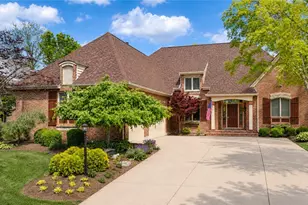 1209 Club View Dr, Centerville, OH 45458 - Photo 1