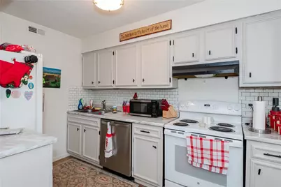 7815 N Main Street #14, Dayton, OH 45415 - Photo 5