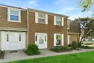 1414 Crown Point Ct, Beavercreek, OH 45434 - Photo 3