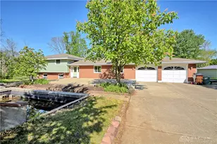122 Cherryhill Dr, Beavercreek, OH 45440 - Photo 1