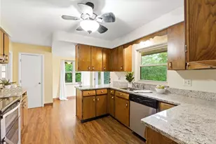 2439 Mayfair Rd, Dayton, OH 45405 - Photo 9