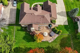 10161 Apple Springs Dr, Washington Twp, OH 45458 - Photo 5