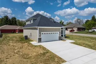 10311 Amherst Dr, Waynesville, OH 45068 - Photo 3