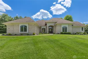 2811 River Edge Cir, Sugarcreek Twp, OH 45370 - Photo 3