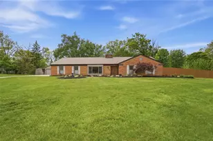 1832 Burgundy Ln, Washington Twp, OH 45459 - Photo 5