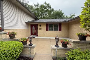 2272 Whispering Willow Cir, Kettering, OH 45440 - Photo 5