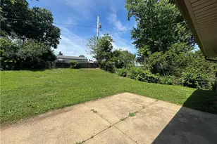 1218 Rona Pkwy Dr, Fairborn, OH 45324 - Photo 23