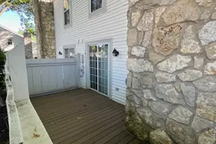 1094 Foxshire Pl, Washington Twp, OH 45458 - Photo 3