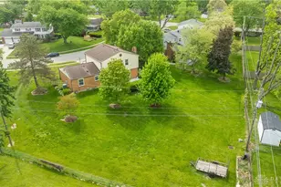 7013 Woodcroft Dr, Englewood, OH 45322 - Photo 37