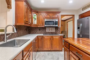1953 Loma Linda Ln, Washington Twp, OH 45459 - Photo 7