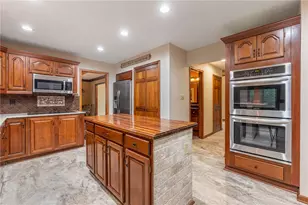1953 Loma Linda Ln, Washington Twp, OH 45459 - Photo 11