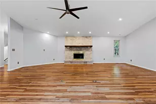 9178 Woodstream Ln, Washington Twp, OH 45458 - Photo 5