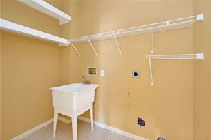 2544 Greenside Dr, Beavercreek, OH 45431 - Photo 9
