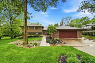 7715 Park Creek Dr, Centerville, OH 45459 - Photo 3