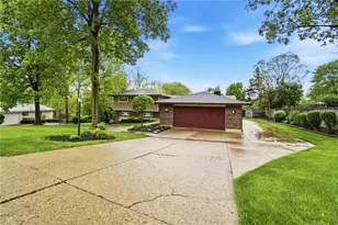 7715 Park Creek Dr, Centerville, OH 45459 - Photo 9