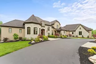 9020 Whisperinghill Dr, Cincinnati, OH 45242 - Photo 3