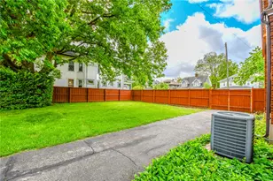 370 E Cassilly St, Springfield, OH 45503 - Photo 5