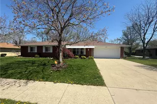 6418 Oakhurst Pl, Vandalia, OH 45414 - Photo 1