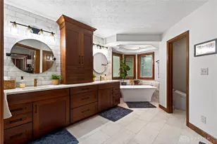 6548 Atterbury Ct, Centerville, OH 45459 - Photo 5