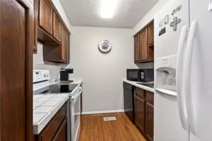 6405 Little John Cir, Centerville, OH 45459 - Photo 7