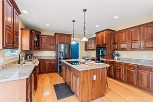 679 Towncrest Dr, Beavercreek, OH 45434 - Photo 19