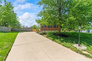 679 Towncrest Dr, Beavercreek, OH 45434 - Photo 9